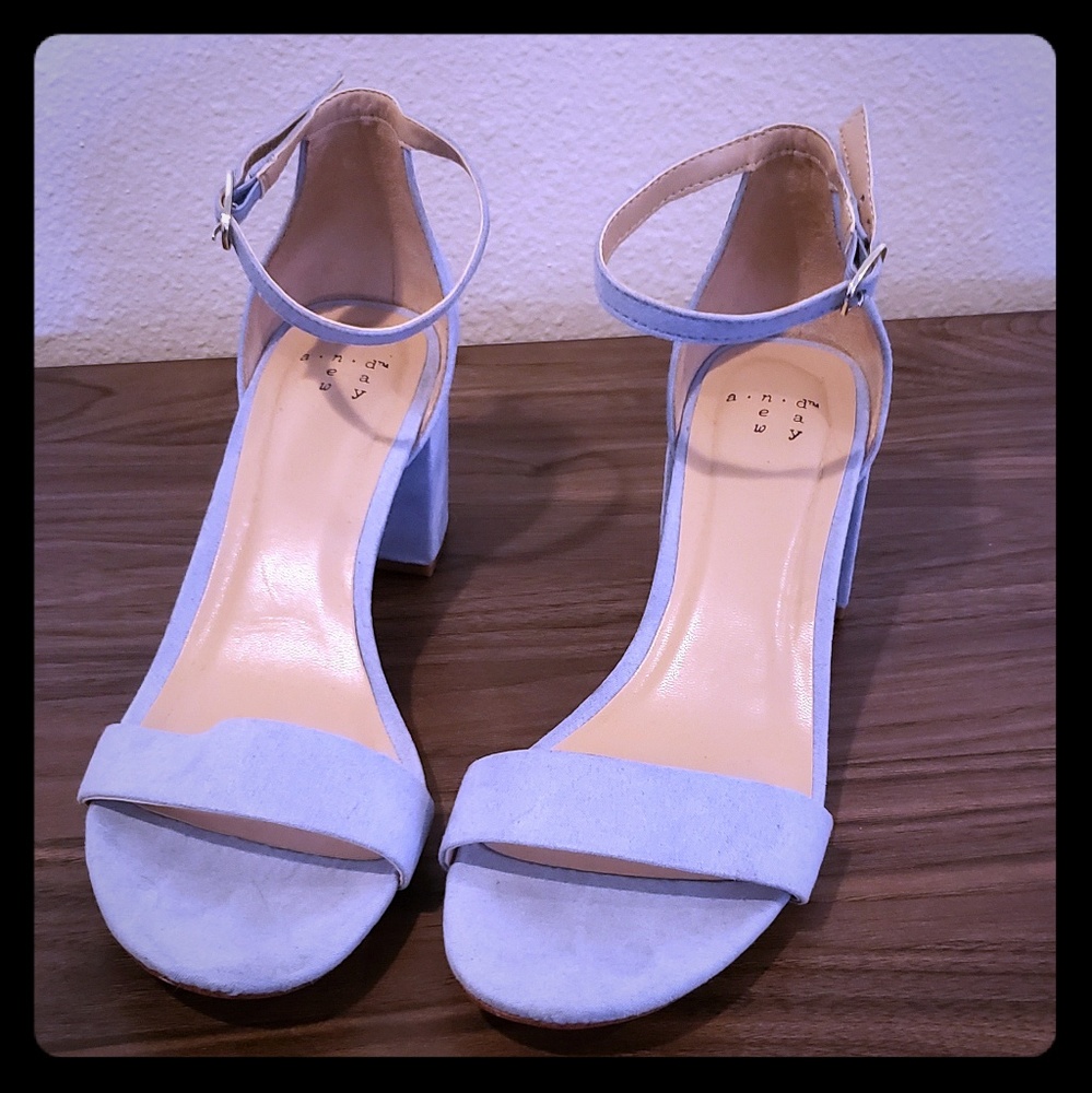 NWOT sandals